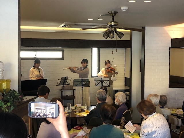 オレンジカフェで素敵なひと時を♬ オレンジカフェで素敵なひと時を♬