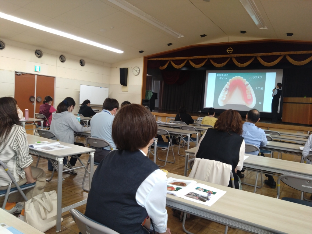 口腔ケアの勉強会を開催しました! 口腔ケアの勉強会を開催しました!